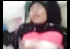 این شخص روی میز ماساژ گذاشته و ايرانى سکس دیک را برای ریخته است